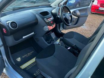 Toyota AYGO 1.0 VVT-i + MultiMode Euro 4 5dr