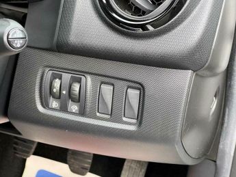 Renault Clio 1.2 16V Dynamique MediaNav Euro 5 5dr