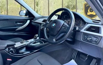 BMW 3 SERIES 320i SE