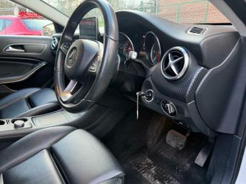 Mercedes-Benz A Class 1.5 A180d Sport (Premium) 7G-DCT Euro 6 (s/s) 5dr