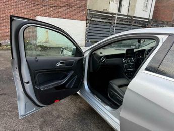 Mercedes-Benz A Class 1.5 A180d Sport (Premium) 7G-DCT Euro 6 (s/s) 5dr