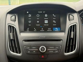 Ford Focus 1.0T EcoBoost Zetec Edition Auto Euro 6 (s/s) 5dr