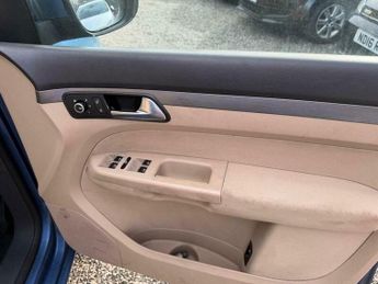 Volkswagen Touran 1.6 TDI SE DSG Euro 5 5dr