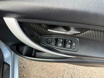 BMW 3 SERIES 2.0 320d SE Touring Auto Euro 5 (s/s) 5dr