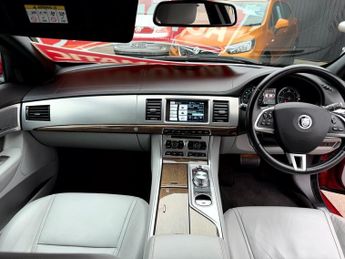 Jaguar XF D V6 PREMIUM LUXURY-AUTO, FULL SERVICE HISTORY, CAMBELT CHANGED 