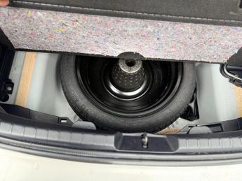 Toyota Yaris 1.5 VVT-h T Spirit Hatchback 5dr Petrol Hybrid CVT Euro 5 (101 p