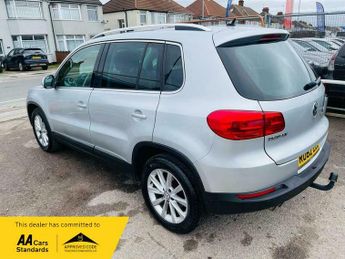 Volkswagen Tiguan 2.0 TDI BlueMotion Tech SE DSG 4WD Euro 5 (s/s) 5dr