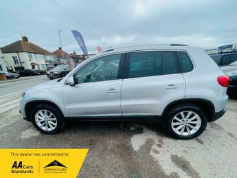 Volkswagen Tiguan 2.0 TDI BlueMotion Tech SE DSG 4WD Euro 5 (s/s) 5dr