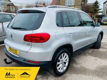 Volkswagen Tiguan 2.0 TDI BlueMotion Tech SE DSG 4WD Euro 5 (s/s) 5dr