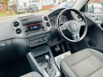 Volkswagen Tiguan 2.0 TDI BlueMotion Tech SE DSG 4WD Euro 5 (s/s) 5dr