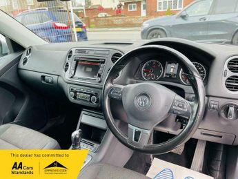 Volkswagen Tiguan 2.0 TDI BlueMotion Tech SE DSG 4WD Euro 5 (s/s) 5dr