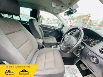 Volkswagen Tiguan 2.0 TDI BlueMotion Tech SE DSG 4WD Euro 5 (s/s) 5dr