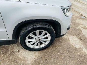 Volkswagen Tiguan 2.0 TDI BlueMotion Tech SE DSG 4WD Euro 5 (s/s) 5dr