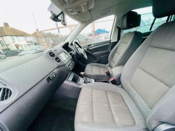 Volkswagen Tiguan 2.0 TDI BlueMotion Tech SE DSG 4WD Euro 5 (s/s) 5dr