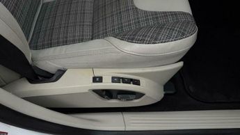 Volvo V40 1.5 T3 GPF Inscription Hatchback 5dr Petrol Auto Euro 6 (s/s) (1