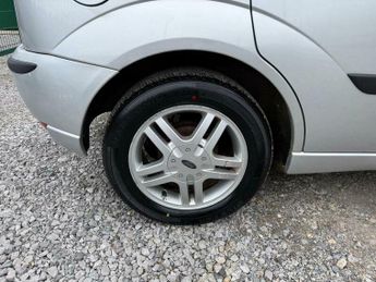 Ford Focus 1.6i 16v Zetec 5dr