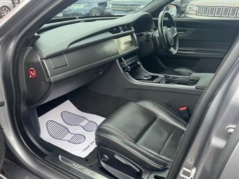 Jaguar XF 2.0d Chequered Flag Sportbrake 5dr Diesel Auto Euro 6 (s/s) (180