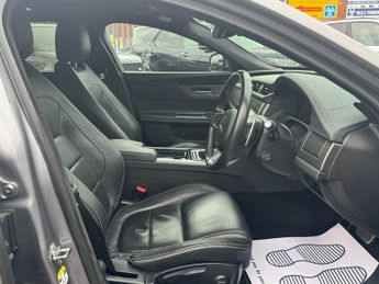 Jaguar XF 2.0d Chequered Flag Sportbrake 5dr Diesel Auto Euro 6 (s/s) (180