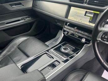 Jaguar XF 2.0d Chequered Flag Sportbrake 5dr Diesel Auto Euro 6 (s/s) (180