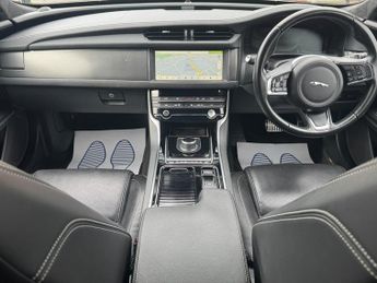 Jaguar XF 2.0d Chequered Flag Sportbrake 5dr Diesel Auto Euro 6 (s/s) (180