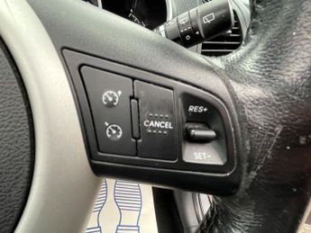 Kia Venga 1.6 3 MPV 5dr Petrol Auto Euro 5 (Sat Nav) (123 bhp)