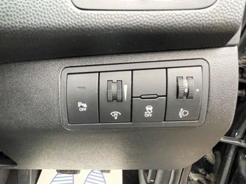 Kia Venga 1.6 3 MPV 5dr Petrol Auto Euro 5 (Sat Nav) (123 bhp)