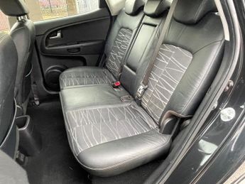 Kia Venga 1.6 3 MPV 5dr Petrol Auto Euro 5 (Sat Nav) (123 bhp)