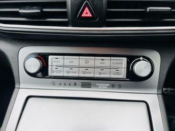 Hyundai KONA 64kWh Premium SE Auto 5dr (7kW Charger)