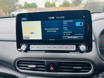 Hyundai KONA 64kWh Premium SE Auto 5dr (7kW Charger)