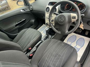 Vauxhall Corsa 1.4i 16v Club 5dr