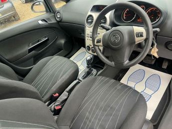 Vauxhall Corsa 1.4i 16v Club 5dr