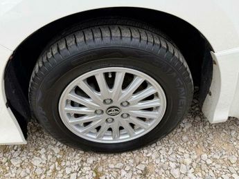 Toyota Noah HYBRID 7????WXB VERSION LEATHER????UBER XL