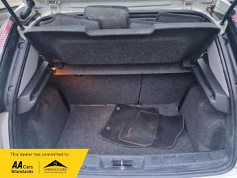 Fiat Punto 1.4 EASY D/LOGIC