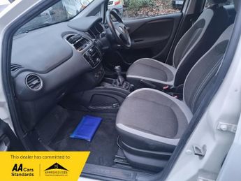 Fiat Punto 1.4 EASY D/LOGIC