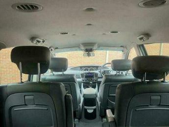 Ssangyong Rodius 2.7D ES T-Tronic Euro 4 5dr