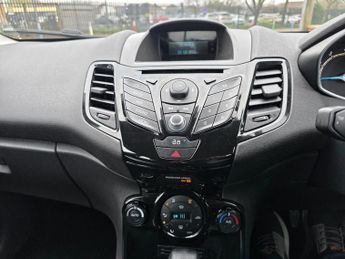 Ford Fiesta 1.6 Zetec Powershift Euro 5 5dr
