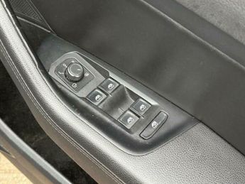 Volkswagen Passat 1.4 TSI GTE Advance DSG Euro 6 (s/s) 4dr