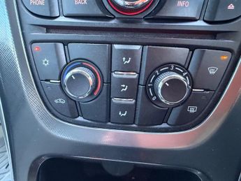 Vauxhall Astra 1.6 16v SE Hatchback 5dr Petrol Auto Euro 5 (115 ps)