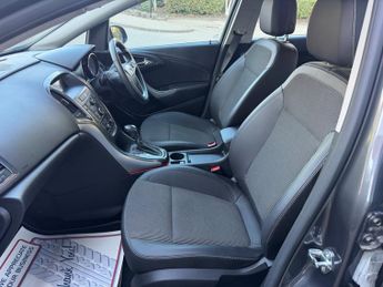 Vauxhall Astra 1.6 16v SE Hatchback 5dr Petrol Auto Euro 5 (115 ps)