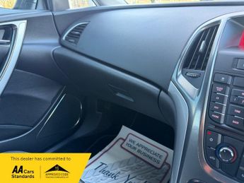 Vauxhall Astra 1.6 16v SE Hatchback 5dr Petrol Auto Euro 5 (115 ps)