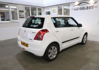 Suzuki Swift GLX 105
