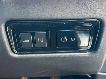 Jaguar XE 2.0d R-Sport Auto Euro 6 (s/s) 4dr