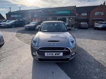 MINI Cooper S COOPER SD-MANUAL-SAT NAVIGATION-VERY SOUGHT AFTER VEHICLE IN MET