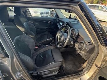 MINI Mini COOPER SD-MANUAL-SAT NAVIGATION-VERY SOUGHT AFTER VEHICLE IN MET