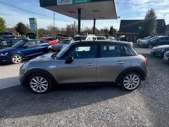 MINI Mini COOPER SD-MANUAL-SAT NAVIGATION-VERY SOUGHT AFTER VEHICLE IN MET