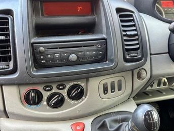 Nissan Primastar DCI SE NO VAT ! Clean van very low miles