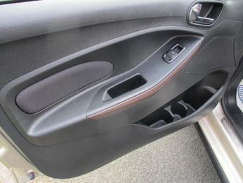 Ford KA+ ACTIVE