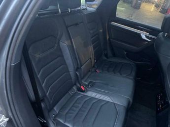 Volkswagen Touareg 3.0 TDI V6 R-Line Tech Tiptronic 4Motion Euro 6 (s/s) 5dr