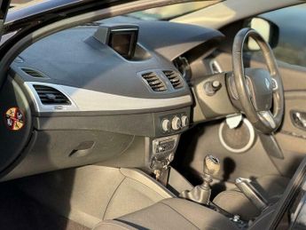 Renault Megane 1.6 16V Dynamique TomTom Euro 5 5dr