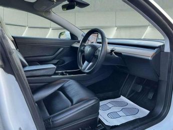 Tesla Model 3 Standard Range Plus Auto RWD 4dr